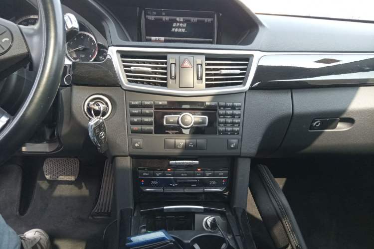 Used Mercedes-Benz E-Class 2013 E 260 L CGI Stylish Model Audio And AC Panel