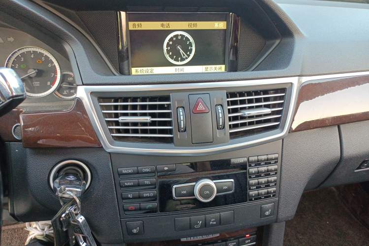 Used Mercedes-Benz E-Class 2013 E 300 L Elegant Model Audio And AC Panel