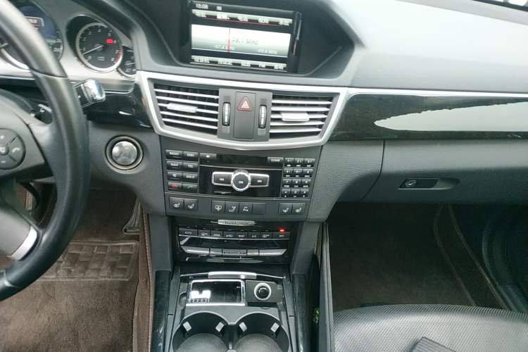 Used Mercedes-Benz E-Class 2013 E 300 L Stylish Model Audio And AC Panel