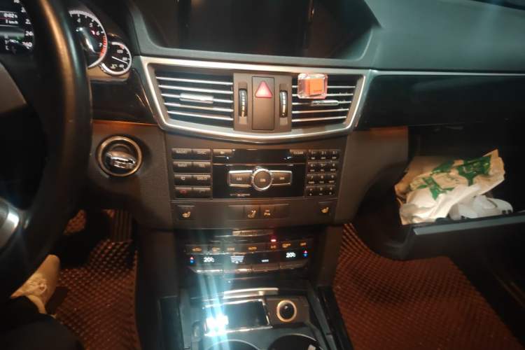 Used Mercedes-Benz E-Class 2013 E 260 L CGI Stylish Model Audio And AC Panel