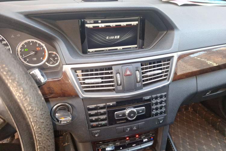 Used Mercedes-Benz E-Class 2013 E 300 L Elegant Model Audio And AC Panel