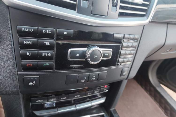 Used Mercedes-Benz E-Class 2013 E 260 L CGI Stylish Model Audio And AC Panel