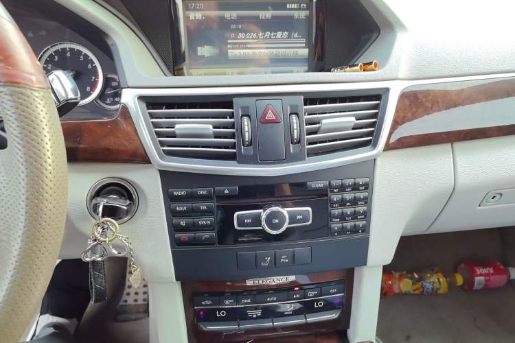 Used Mercedes-Benz E-Class 2013 E 260 L CGI Elegant Model Audio And AC Panel
