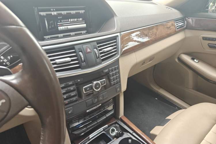 Used Mercedes-Benz E-Class 2013 E 300 L Elegant Model Audio And AC Panel