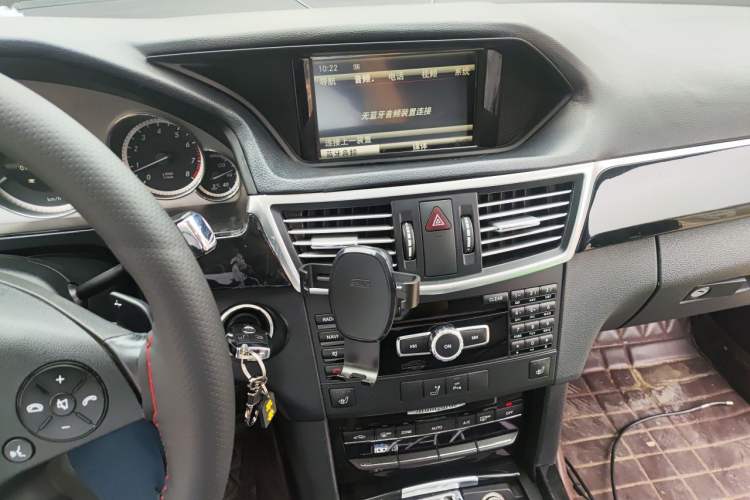 Used Mercedes-Benz E-Class 2013 E 260 L CGI Stylish Model Audio And AC Panel