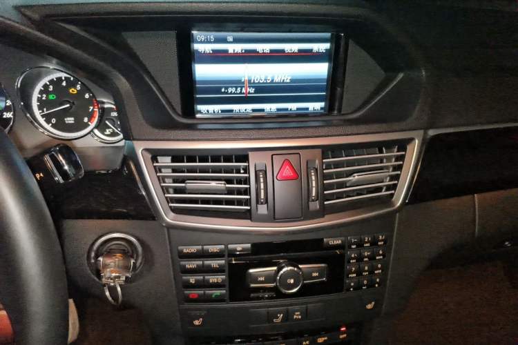 Used Mercedes-Benz E-Class 2013 E 260 L CGI Stylish Model Audio And AC Panel