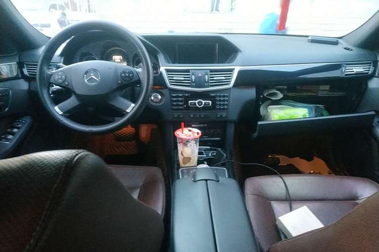 Used Mercedes-Benz E-Class 2013 E 300 L Stylish Model Center Console