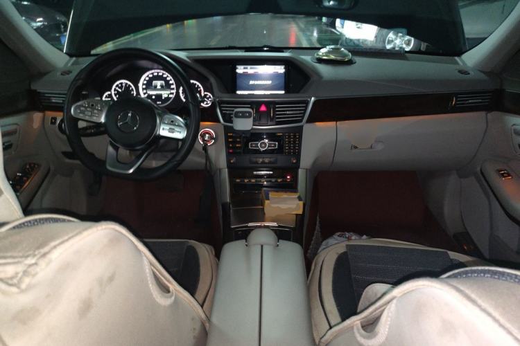 Used Mercedes-Benz E-Class 2013 E 300 L Elegant Model Center Console