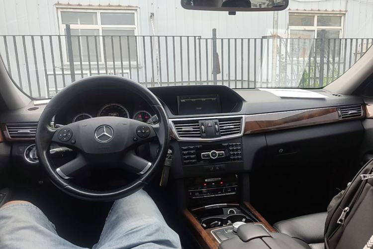 Used Mercedes-Benz E-Class 2013 E 260 L CGI Elegant Model Center Console