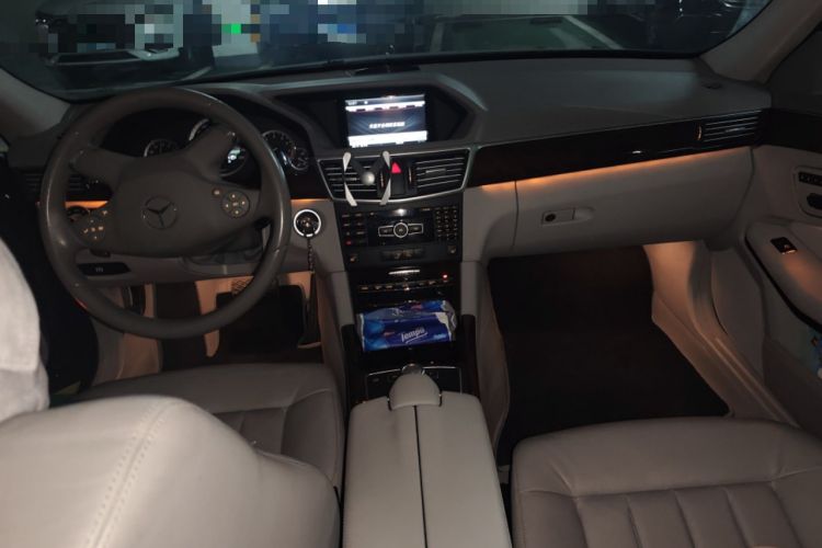 Used Mercedes-Benz E-Class 2013 E 300 L Elegant Model Center Console