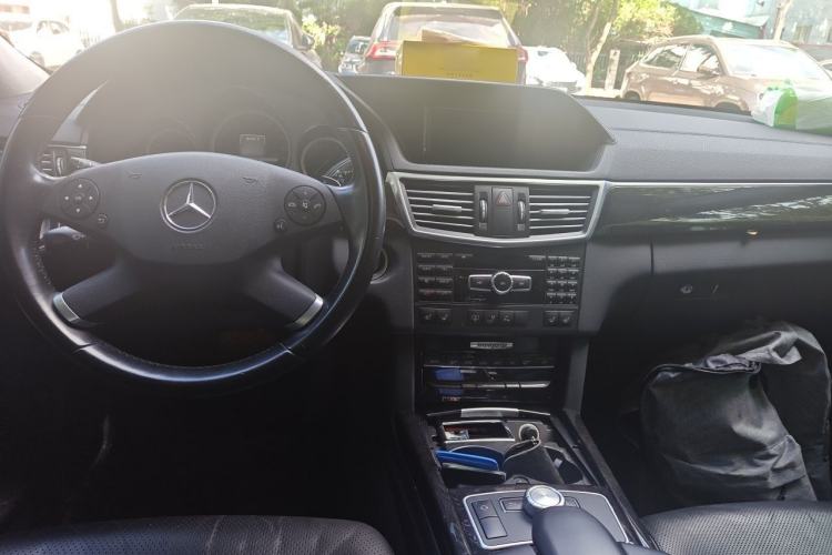 Used Mercedes-Benz E-Class 2013 E 300 L Stylish Luxury Model Center Console