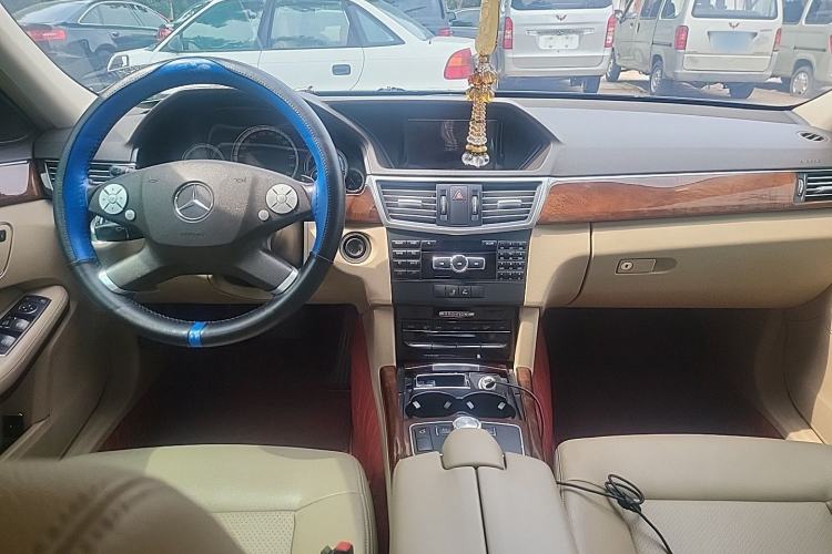 Used Mercedes-Benz E-Class 2013 E 260 L CGI Stylish Model Center Console