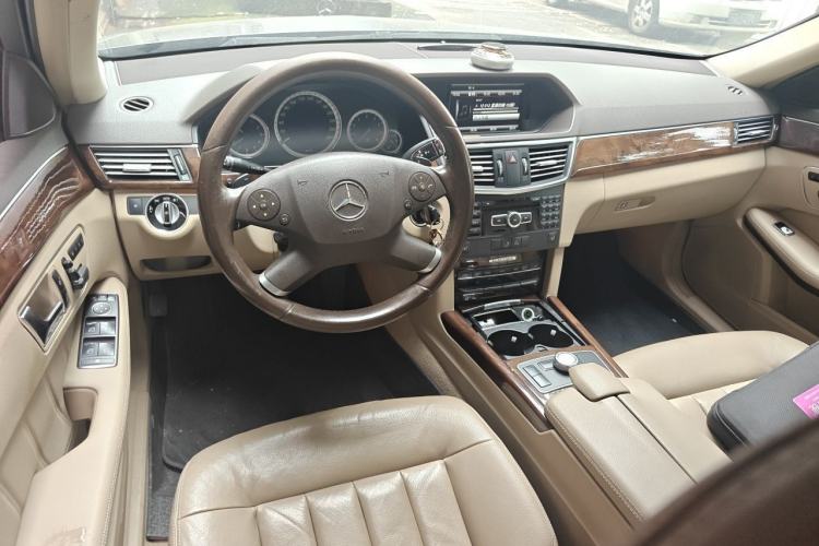 Used Mercedes-Benz E-Class 2013 E 300 L Elegant Model Center Console