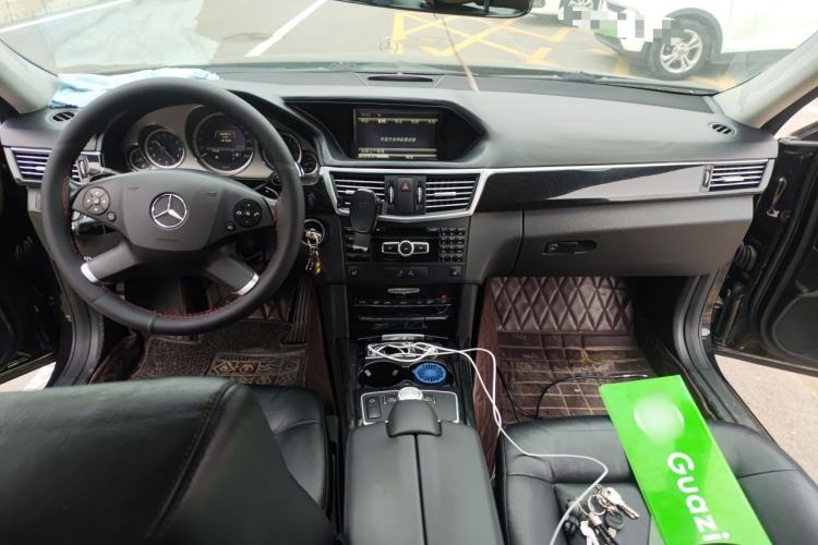 Used Mercedes-Benz E-Class 2013 E 260 L CGI Stylish Model Center Console