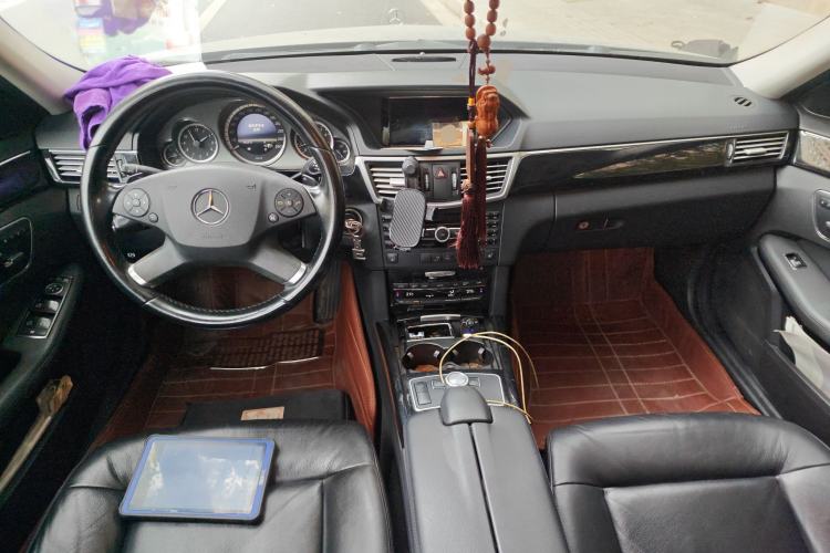 Used Mercedes-Benz E-Class 2013 E 260 L CGI Stylish Model Center Console