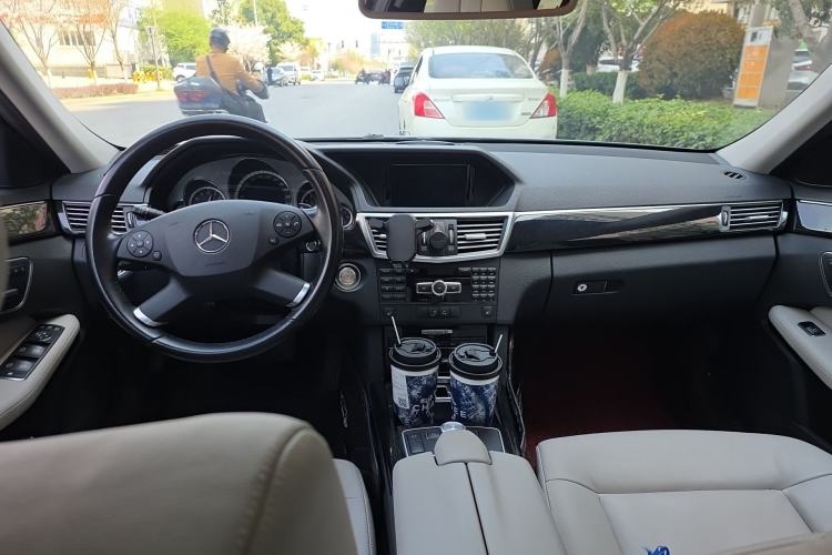 Used Mercedes-Benz E-Class 2013 E 260 L CGI Stylish Model Center Console