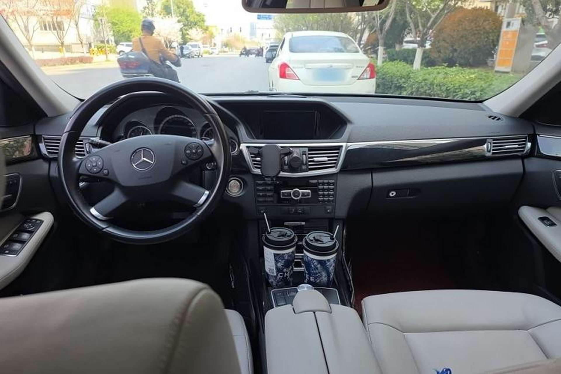 Used Mercedes-Benz E-Class 2013 E 260 L CGI Stylish Model Center Console