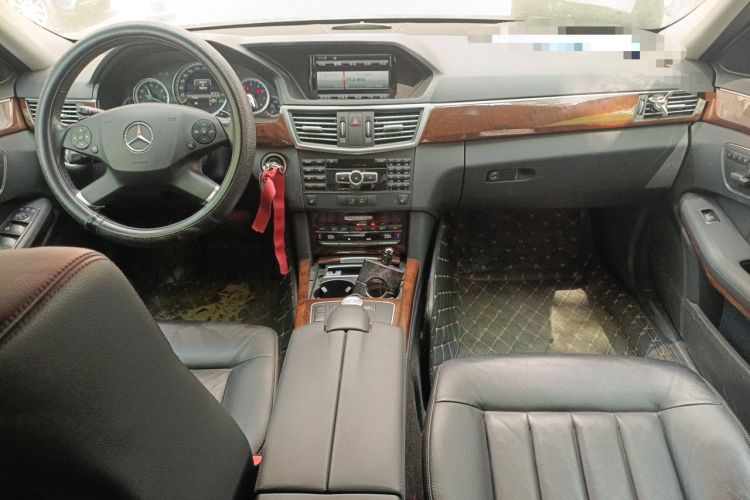 Used Mercedes-Benz E-Class 2013 E 300 L Elegant Model Center Console