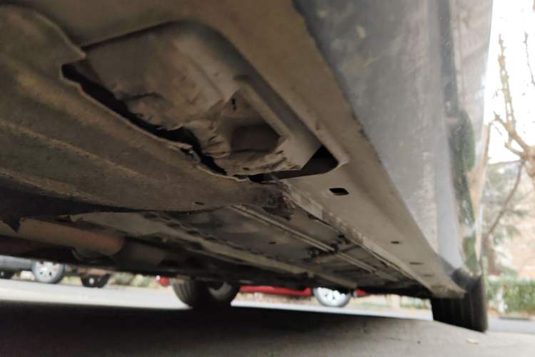 Used Mercedes-Benz E-Class 2013 E 300 L Stylish Luxury Model Chassis Front Left