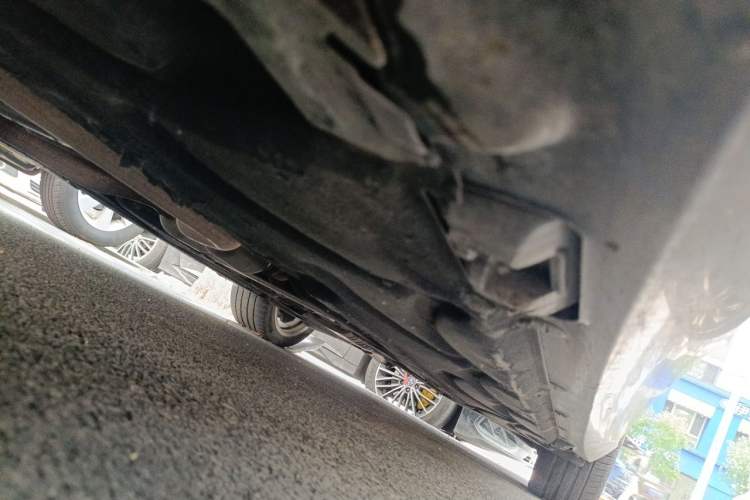 Used Mercedes-Benz E-Class 2013 E 300 L Elegant Model Chassis Front Left