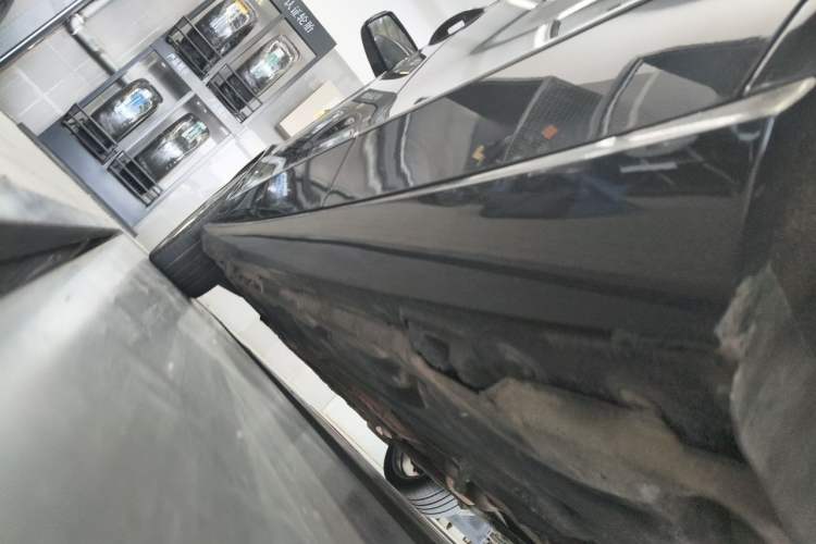 Used Mercedes-Benz E-Class 2013 E 300 L Elegant Model Chassis Rear Left