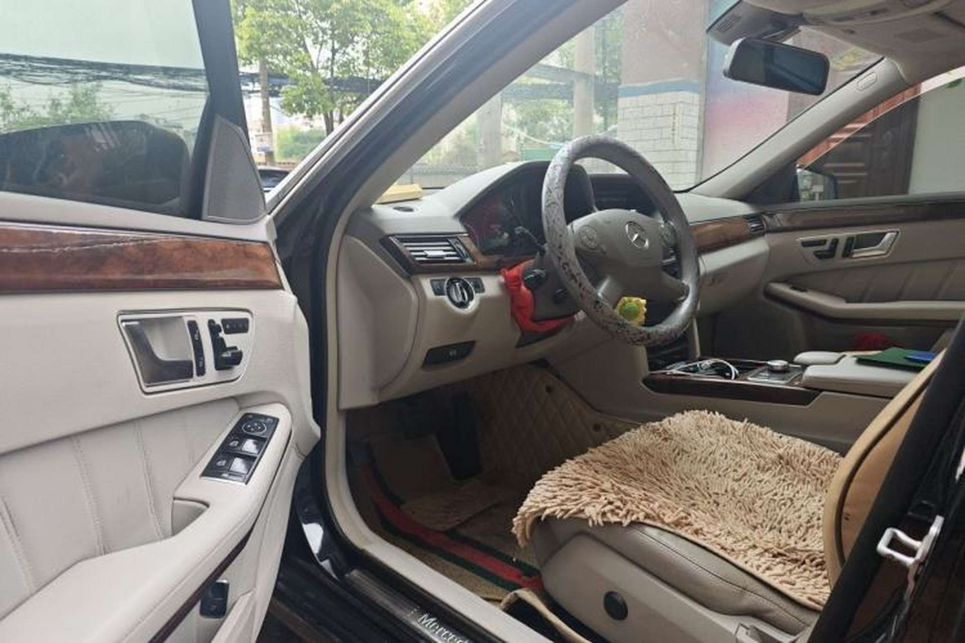 Used Mercedes-Benz E-Class 2013 E 260 L CGI Elegant Model Driver Seat
