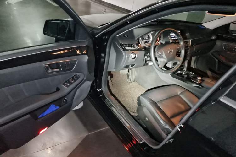 Used Mercedes-Benz E-Class 2013 E 260 L CGI Stylish Model Driver Seat