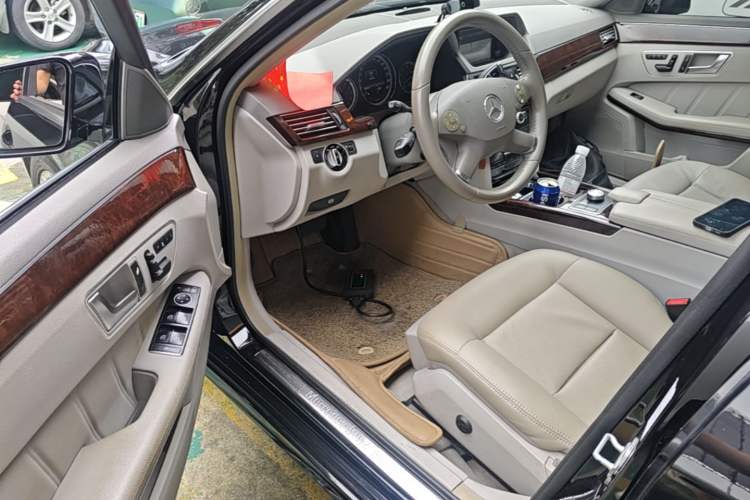 Used Mercedes-Benz E-Class 2013 E 260 L CGI Elegant Model Driver Seat