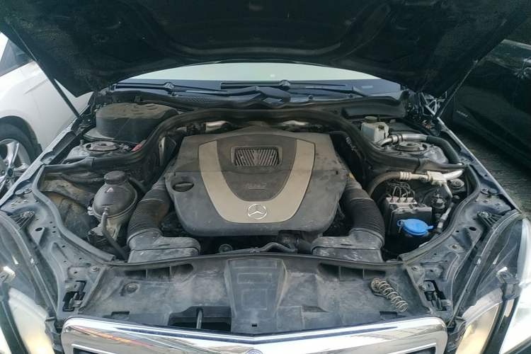 Used Mercedes-Benz E-Class 2013 E 300 L Stylish Model Engine Bay