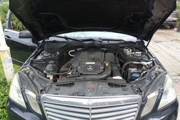 Used Mercedes-Benz E-Class 2013 E 260 L CGI Elegant Model Engine Bay