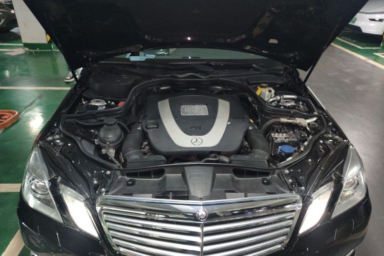Used Mercedes-Benz E-Class 2013 E 300 L Elegant Model Engine Bay