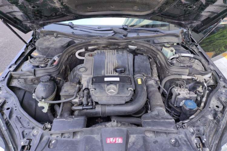Used Mercedes-Benz E-Class 2013 E 260 L CGI Elegant Model Engine Bay