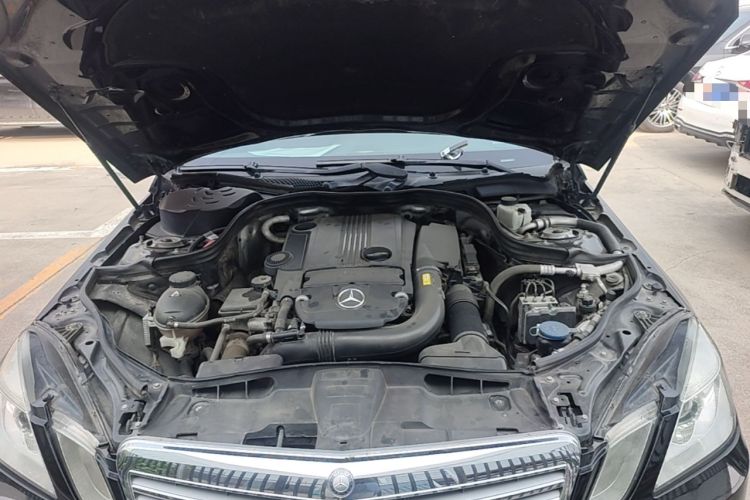 Used Mercedes-Benz E-Class 2013 E 260 L CGI Elegant Model Engine Bay