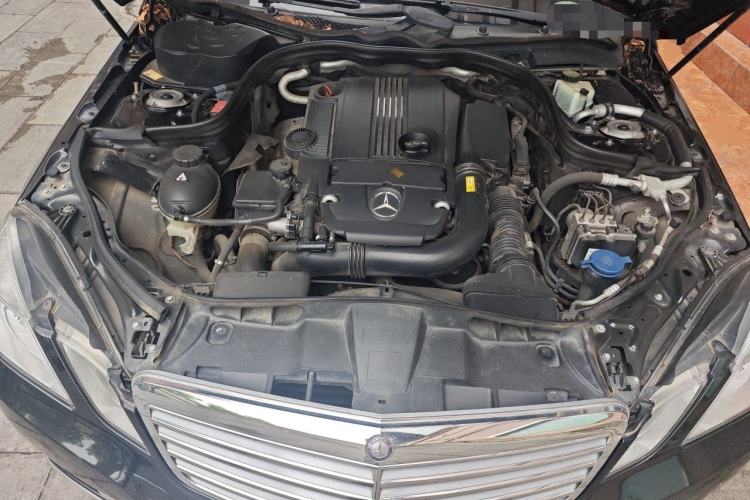 Used Mercedes-Benz E-Class 2013 E 260 L CGI Elegant Model Engine Bay