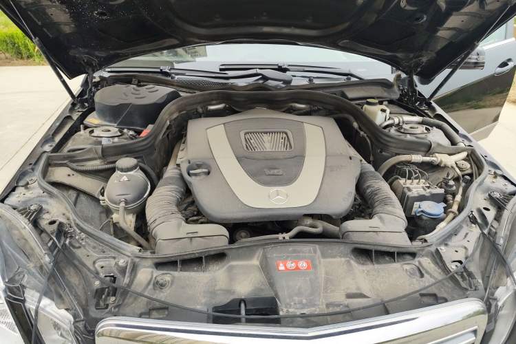 Used Mercedes-Benz E-Class 2013 E 300 L Elegant Model Engine Bay