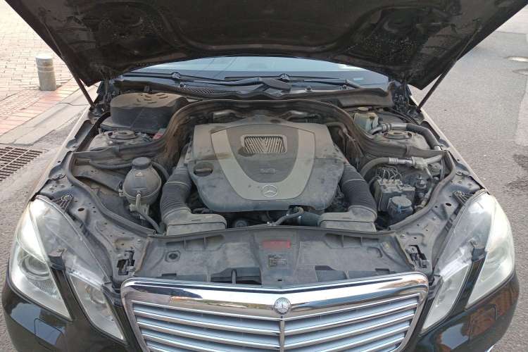 Used Mercedes-Benz E-Class 2013 E 300 L Elegant Model Engine Bay