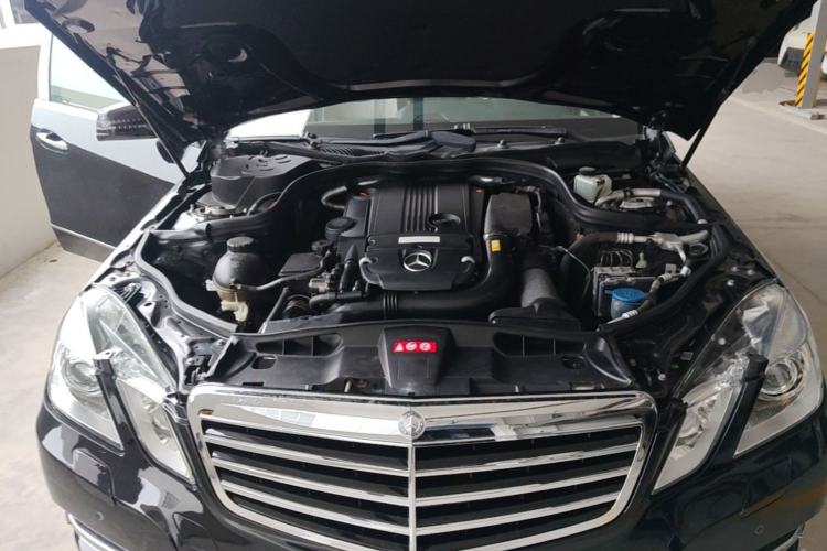 Used Mercedes-Benz E-Class 2013 E 260 L CGI Stylish Model Engine Bay
