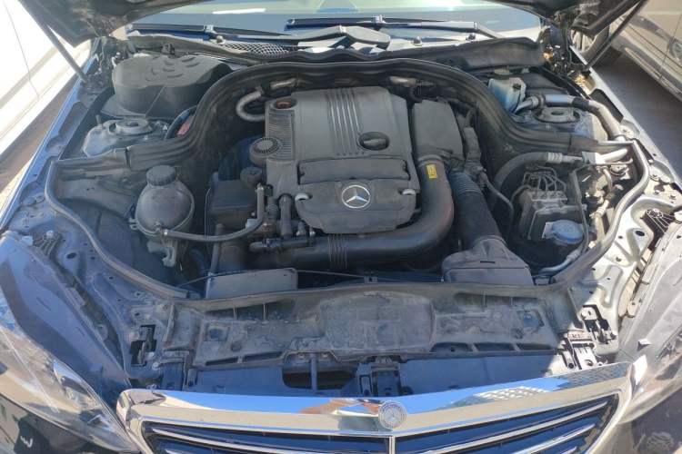 Used Mercedes-Benz E-Class 2013 E 260 L CGI Elegant Model Engine Bay