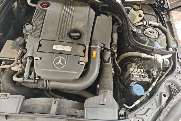 Used Mercedes-Benz E-Class 2013 E 260 L CGI Elegant Model Engine Bay Left