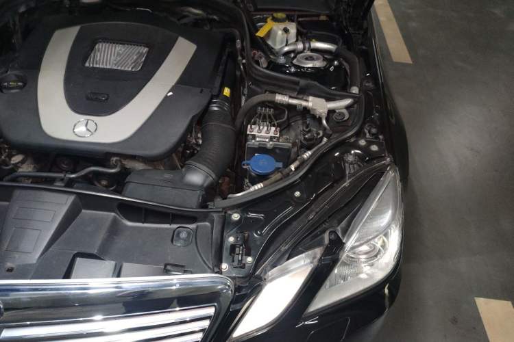 Used Mercedes-Benz E-Class 2013 E 300 L Elegant Model Engine Bay Left