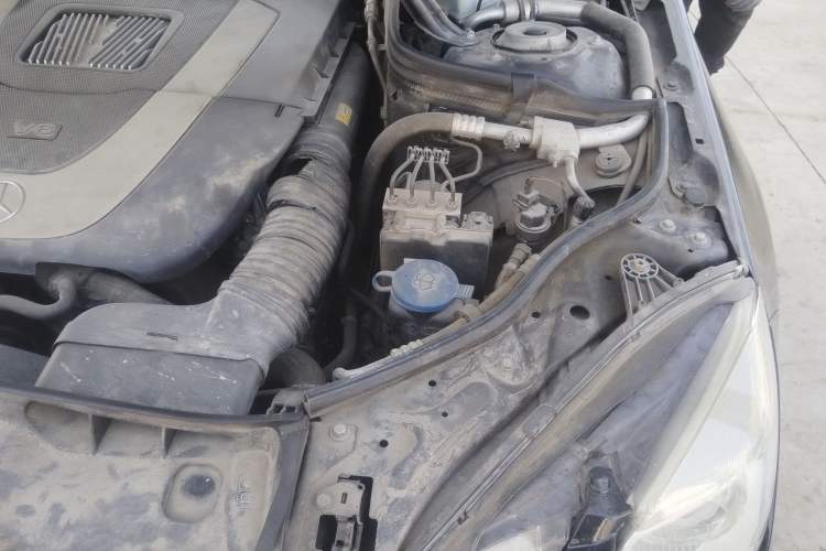 Used Mercedes-Benz E-Class 2013 E 300 L Elegant Model Engine Bay Left