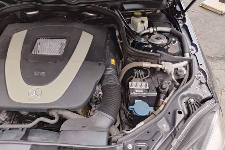 Used Mercedes-Benz E-Class 2013 E 300 L Elegant Model Engine Bay Left