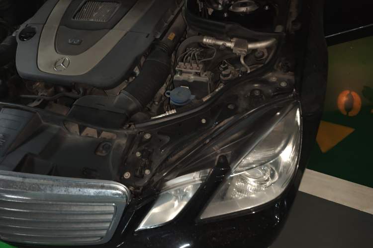 Used Mercedes-Benz E-Class 2013 E 300 L Elegant Model Engine Bay Left