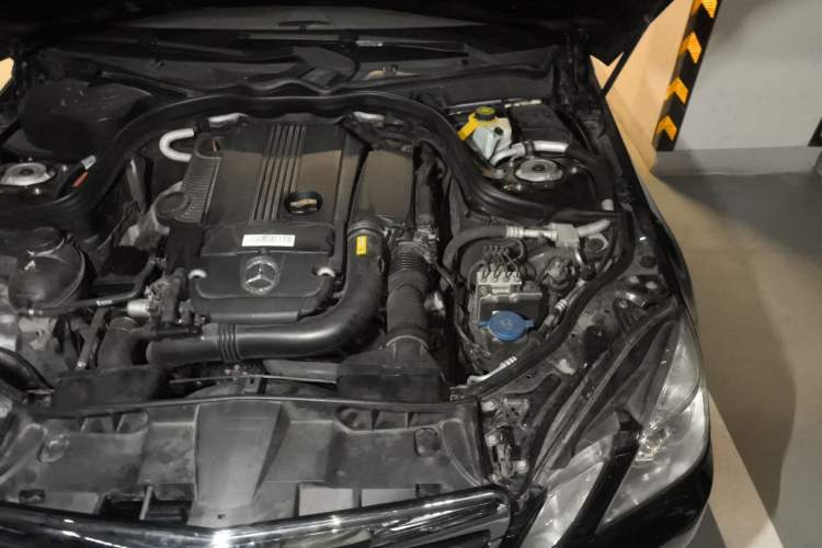 Used Mercedes-Benz E-Class 2013 E 260 L CGI Elegant Model Engine Bay Left