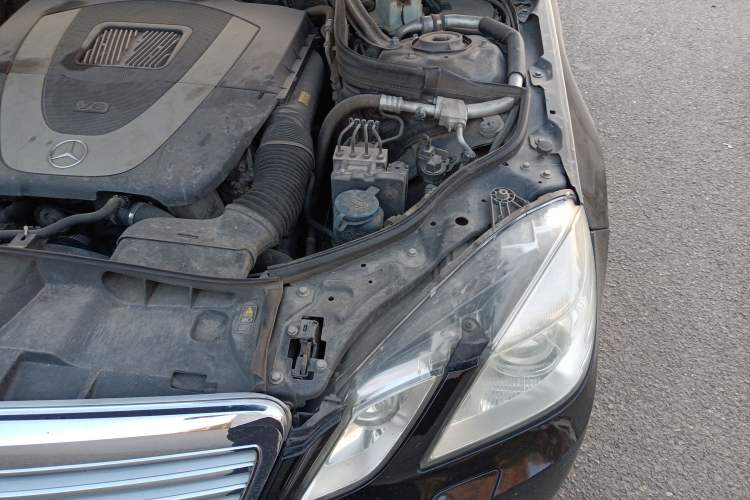 Used Mercedes-Benz E-Class 2013 E 300 L Elegant Model Engine Bay Left