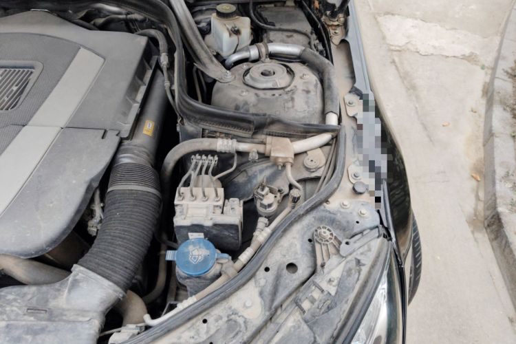 Used Mercedes-Benz E-Class 2013 E 300 L Stylish Luxury Model Engine Bay Left