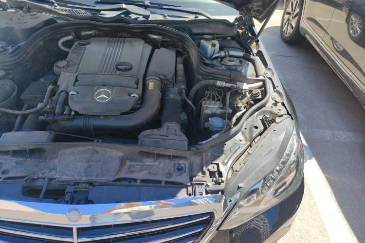 Used Mercedes-Benz E-Class 2013 E 260 L CGI Elegant Model Engine Bay Left
