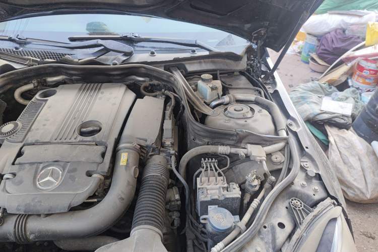 Used Mercedes-Benz E-Class 2013 E 260 L CGI Stylish Model Engine Bay Left