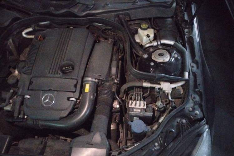 Used Mercedes-Benz E-Class 2013 E 260 L CGI Elegant Model Engine Bay Left