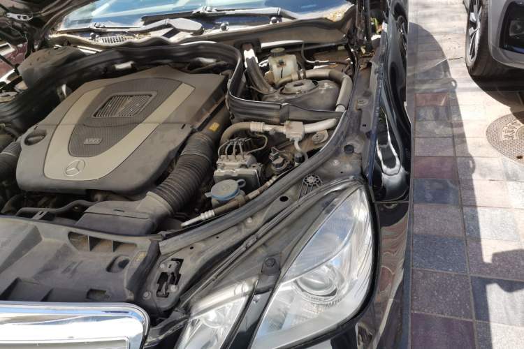 Used Mercedes-Benz E-Class 2013 E 300 L Elegant Model Engine Bay Left